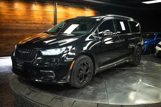 2022 CHRYSLER PACIFICA photo 2