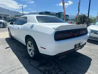 2021 Dodge Challenger photo 3