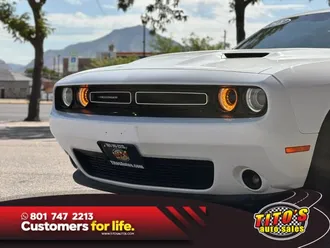 2021 Dodge Challenger photo 5