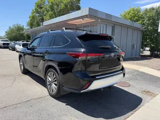 2021 Toyota Highlander photo 3