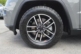 Grand Cherokee 34