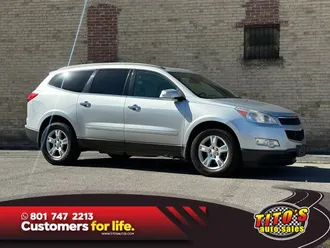 2011 Chevrolet Traverse photo 2