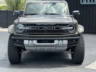 2025 Ford Bronco photo 2