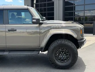 2025 Ford Bronco photo 3