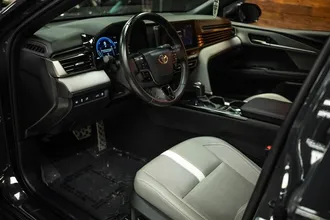 2025 TOYOTA CAMRY photo 7