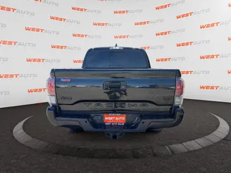 2022 Toyota Tacoma photo 4