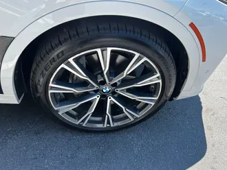 X7 xDrive50i 10