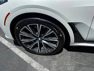 X7 xDrive50i 13