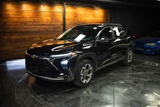 2025 CHEVROLET TRAX photo 2