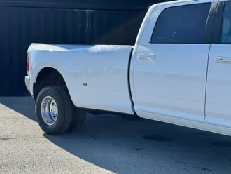 2026 Ram 3500 photo 4