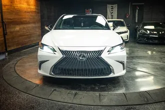 2020 LEXUS ES photo 4