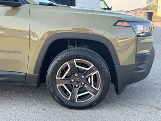 2026 Jeep Cherokee photo 3
