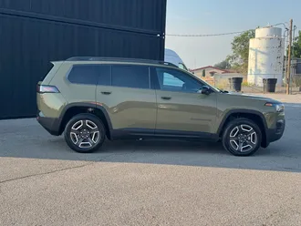 2026 Jeep Cherokee photo 5