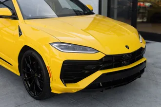 2026 Lamborghini Urus photo 3