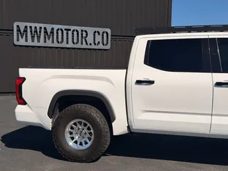 2023 Toyota Tundra photo 4