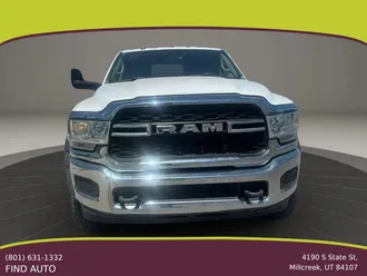 5500 Crew Cab & Chassis 3