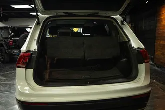 2019 VOLKSWAGEN TIGUAN photo 7