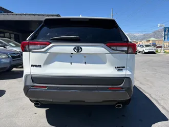 2021 Toyota RAV4 photo 6
