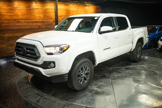 2023 TOYOTA TACOMA photo 2