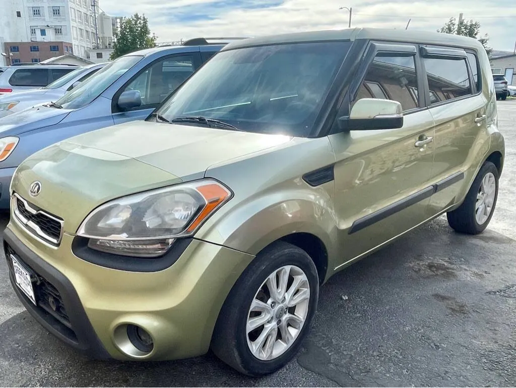 2013 Kia Soul + 4dr Crossover 6M