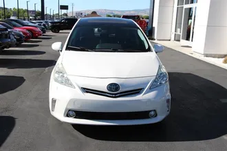 PRIUS V 2