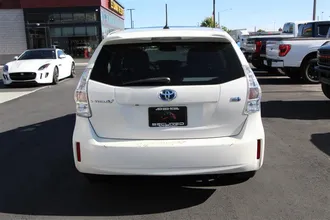PRIUS V 7