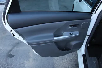 PRIUS V 15