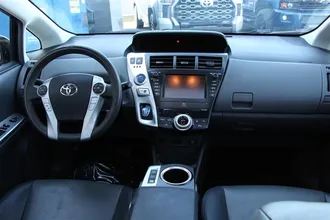 PRIUS V 22