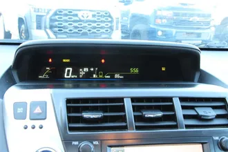PRIUS V 29