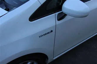 PRIUS V 33