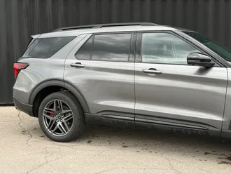 2025 Ford Explorer photo 5