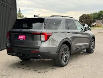 2025 Ford Explorer photo 7