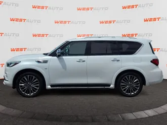 2018 INFINITI QX80 photo 2