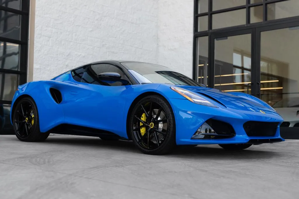 2024 Lotus Emira V6