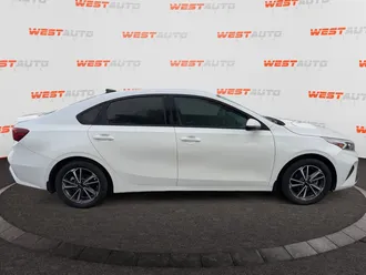 2023 Kia Forte photo 6