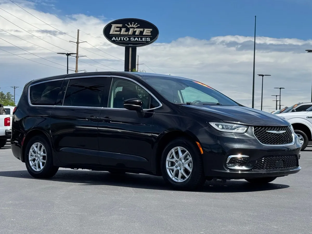2023 Chrysler Pacifica Touring L