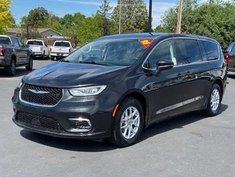 2023 Chrysler Pacifica photo 3