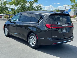 2023 Chrysler Pacifica photo 5