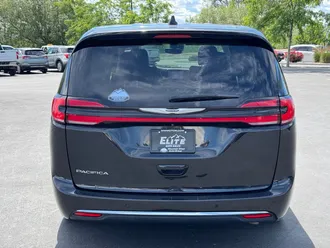 2023 Chrysler Pacifica photo 6
