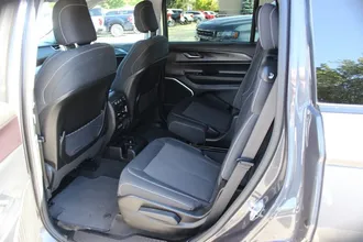 GRAND CHEROKEE L 6