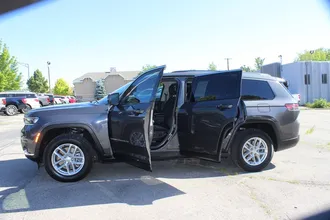 GRAND CHEROKEE L 9