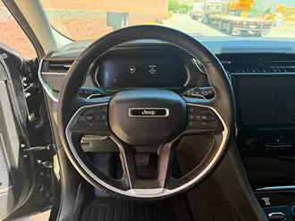 Grand Cherokee L 17
