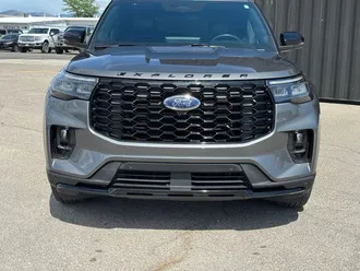 2026 Ford Explorer photo 2