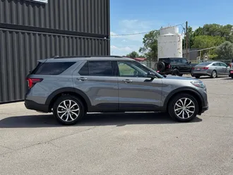 2026 Ford Explorer photo 6