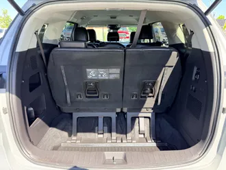 Carnival MPV 28
