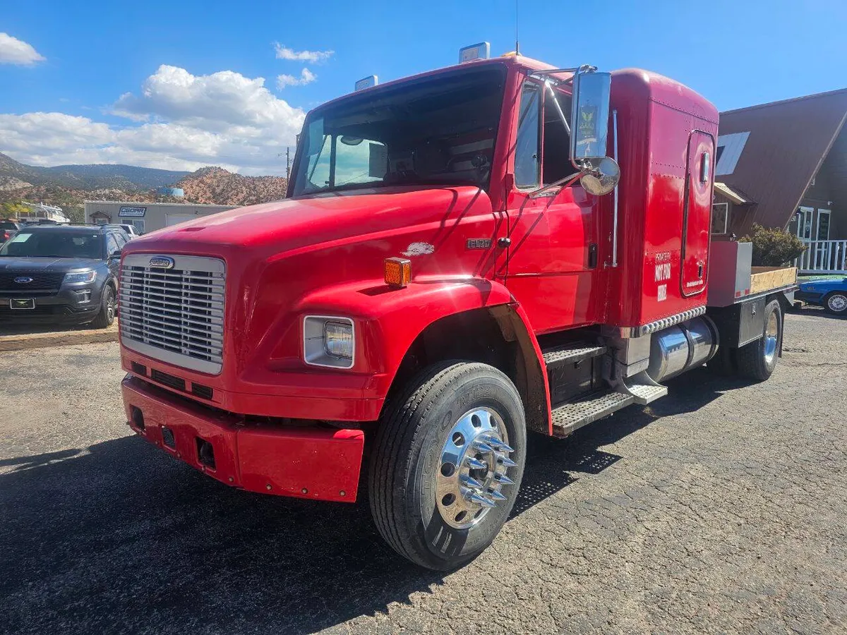 2003 Freightliner FL70 4X2 2dr Conventional
