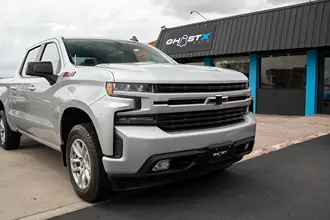 2020 Chevrolet Silverado photo 2