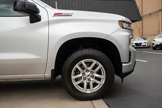 2020 Chevrolet Silverado photo 5
