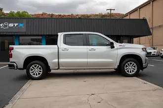2020 Chevrolet Silverado photo 6