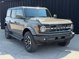 2026 Ford Bronco photo 3